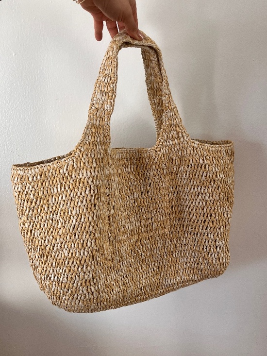 Handbags - Handwoven raffia shopper bag